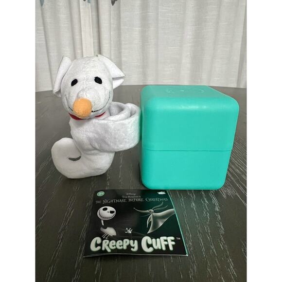 Disney Creepy Cuties Cuff **Zero** Nightmare Before Christmas - New - Picture 1 of 13